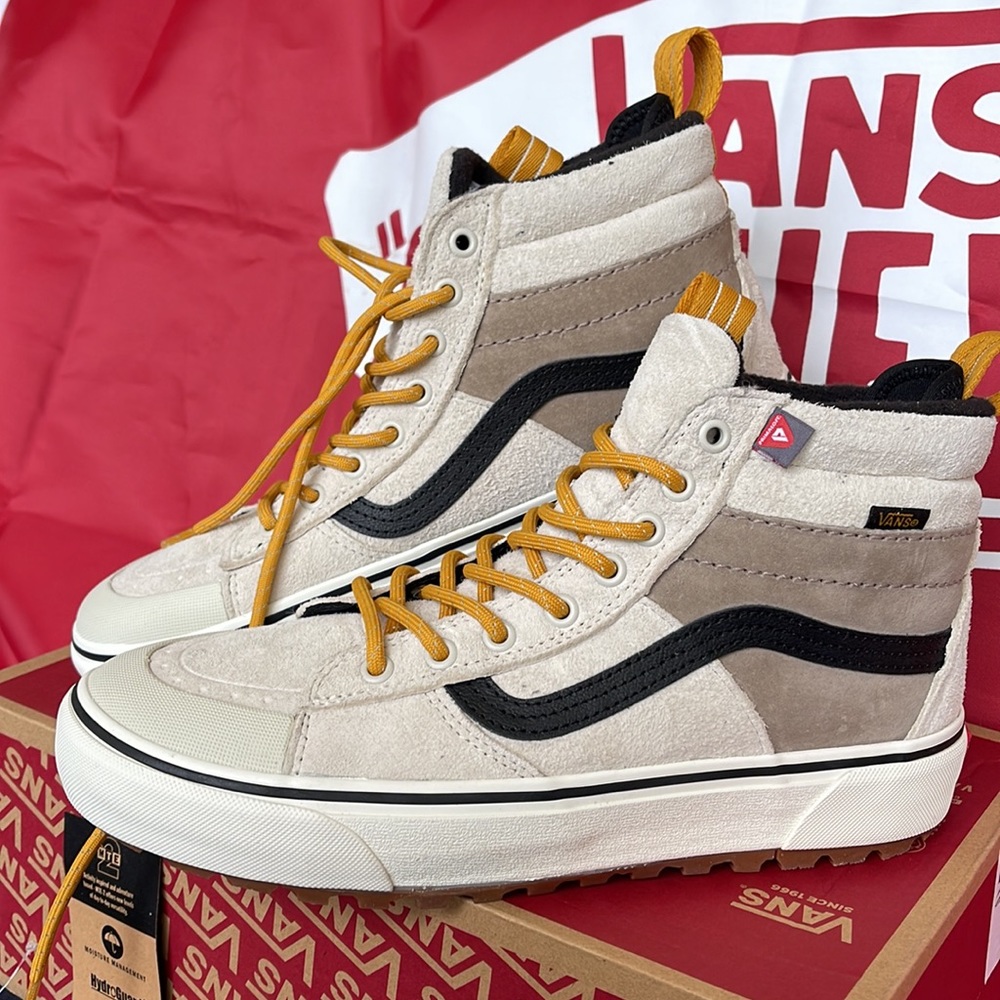 Vans Sk8-Hi Mte-2
Utility Pop White Multi
VNOA5HZZJ5K
Men’s boots - sneakers - Picture 9 of 16